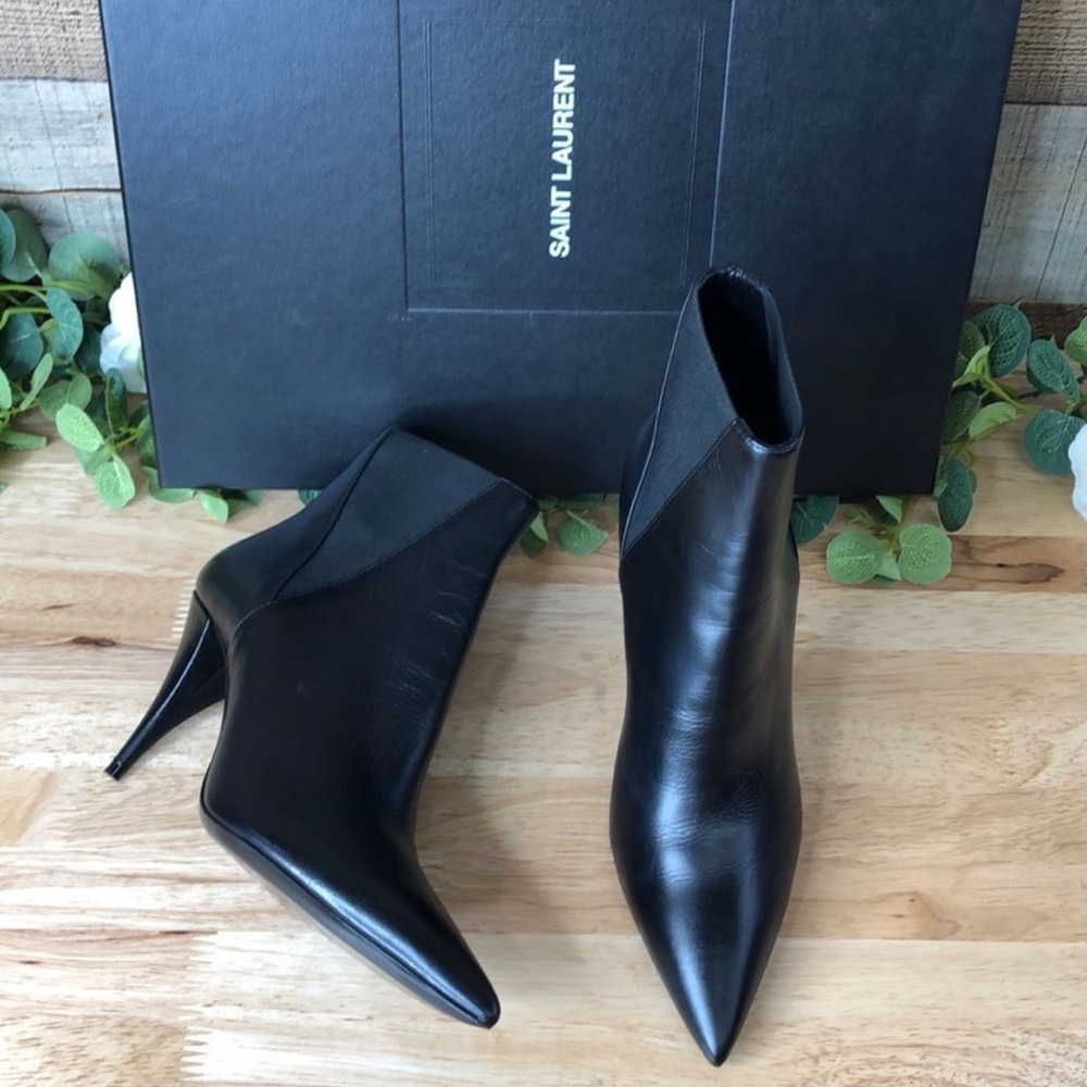 Saint Laurent Kiki Pointed Toe Chelsea Bootie, 7
